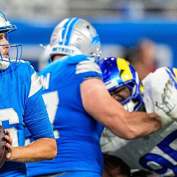 Detroit Lions quarterback Jared Goff (16).