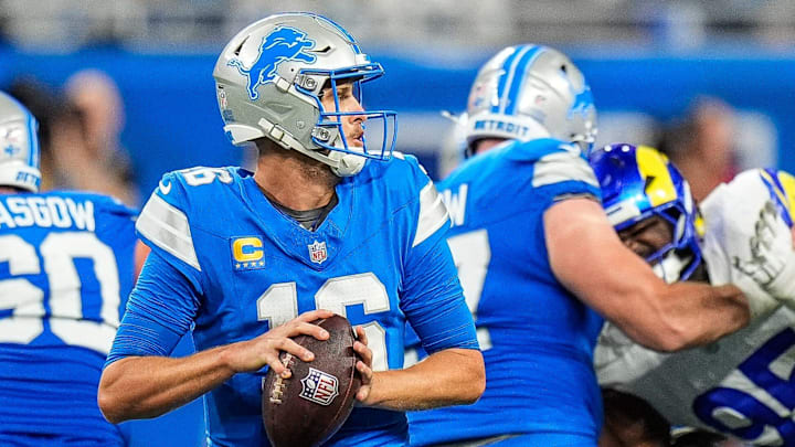 Detroit Lions quarterback Jared Goff (16).