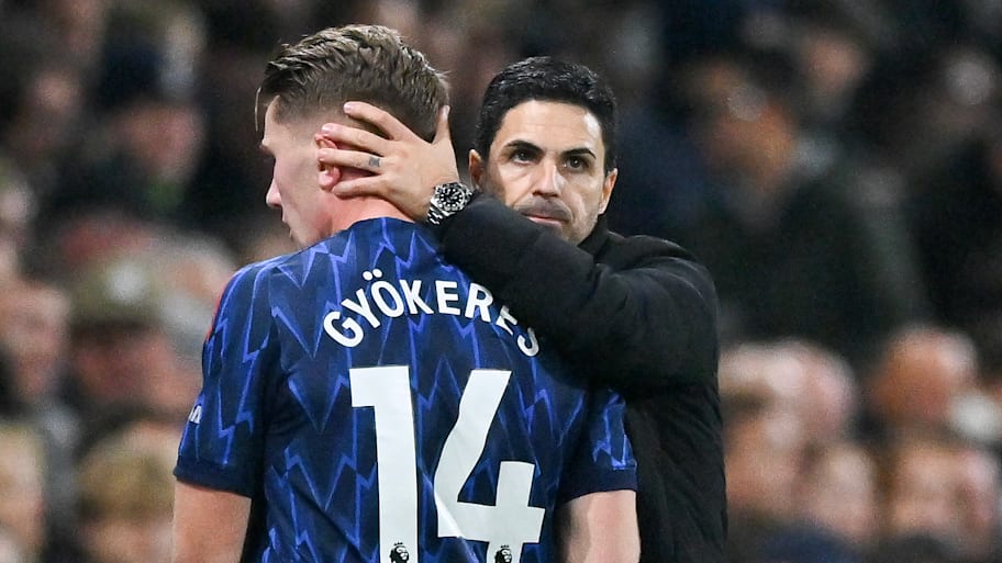 Viktor Gyökeres (left) embracing Mikel Arteta.