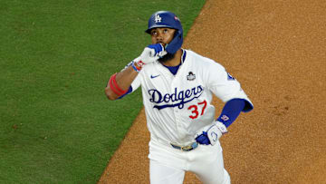 Teoscar Hernández firmó con los Dodgers en la agencia libre 