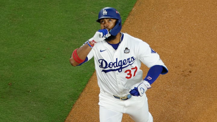 Teoscar Hernández firmó con los Dodgers en la agencia libre Teoscar Hernández firmó con los Dodgers en la agencia libre