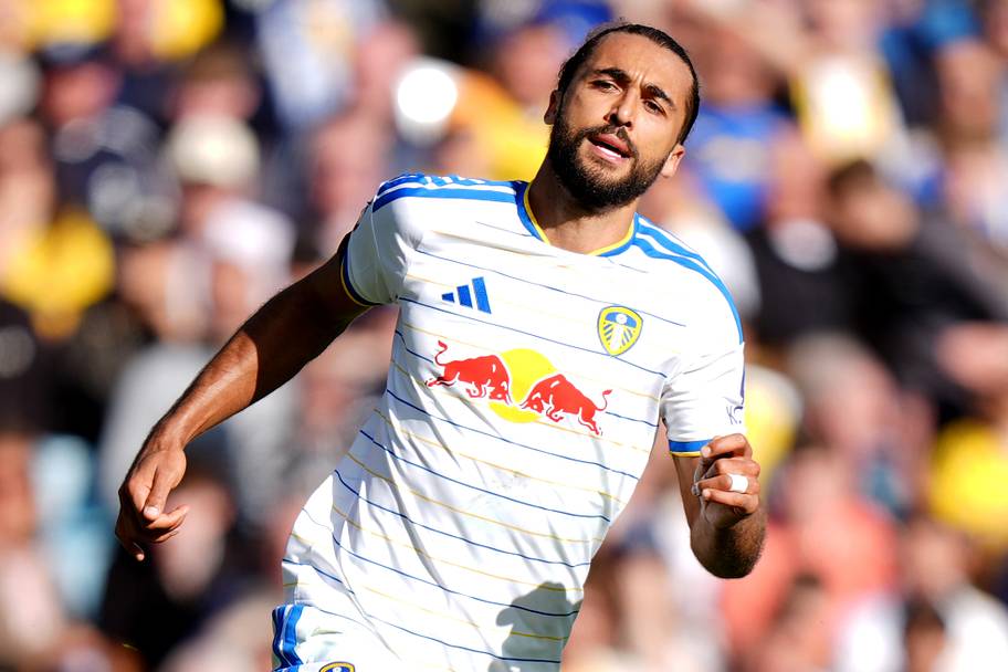 Dominic Calvert-Lewin running.