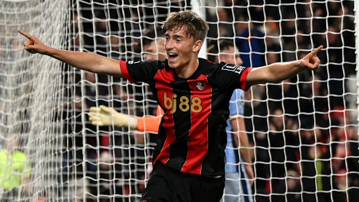 Dean Huijsen é o primeiro reforço do Real Madrid para 2025/26 Dean Huijsen é o primeiro reforço do Real Madrid para 2025/26