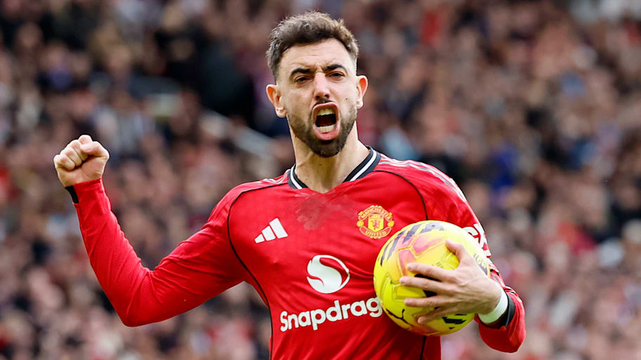 Bruno Fernandes celebrating.