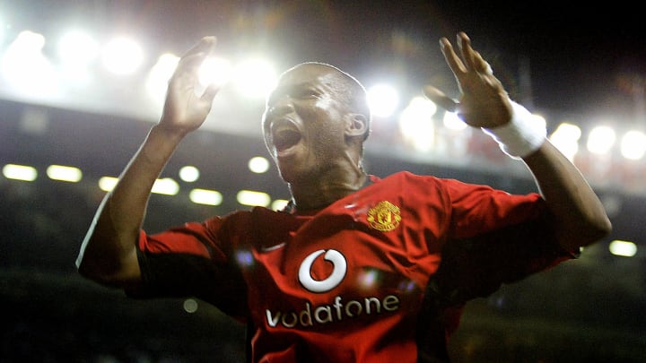 Eric Djemba Djemba celebrates 