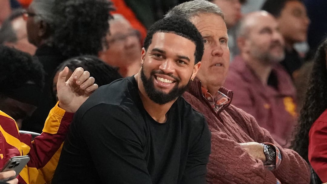 Feb 18, 2026; Los Angeles, California, USA; Chicago Bears quarterback Caleb Williams watches in the second half of the game between the Illinois Fighting Illini and the Southern California Trojans at Galen Center. Mandatory Credit: Kirby Lee-Imagn Images