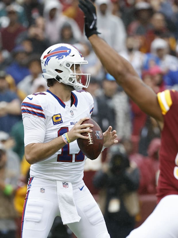 Buffalo Bills quarterback Josh Allen (17).