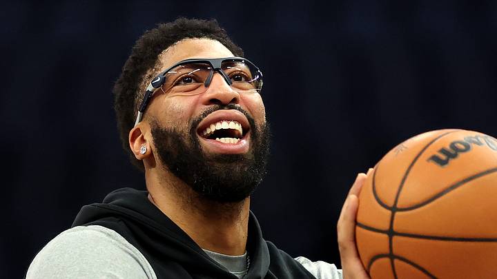 Dallas Mavericks v Sacramento Kings