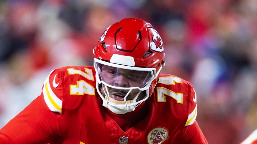 Kansas City Chiefs offensive tackle Jawaan Taylor plays