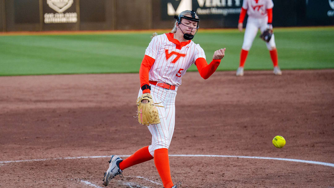 Emma Mazzarone fires her pitch from the circle.