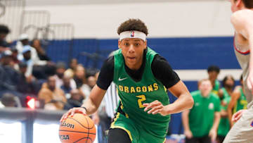 AZ Compass    Jeremiah Fears (2) drives to the basket during the game between Bartlett High School