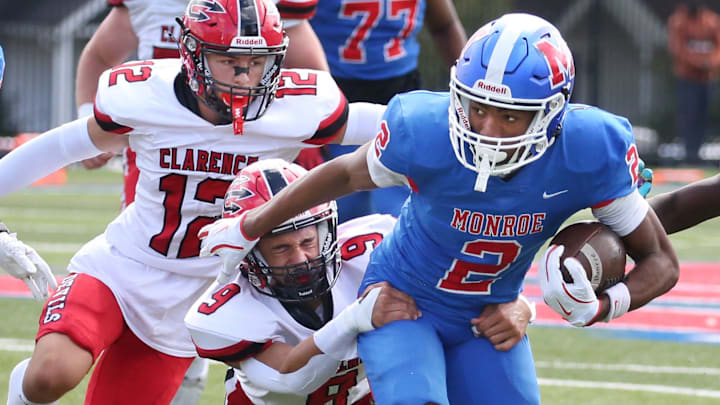 Monroe high school senior Messiah Hampton (2), an Oregon football commit, is one of the top wide receivers in New York heading into the 2025 season. Monroe high school senior Messiah Hampton (2), an Oregon football commit, is one of the top wide receivers in New York heading into the 2025 season.