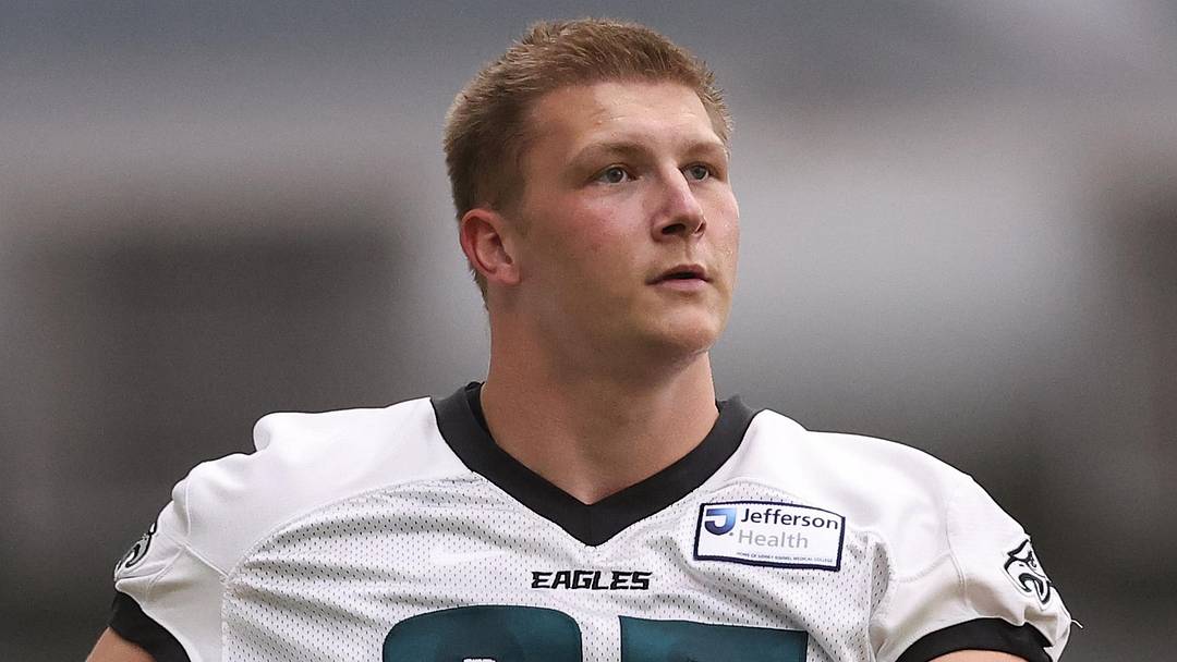 Philadelphia Eagles defensive tackle Ty Robinson