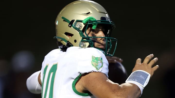 QB Dayton Raiola and Buford (Georgia) move into this week's SBLive/SI Top 25 national high school football rankings. | Photo by David McGregor