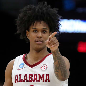 Alabama Crimson Tide guard Aden Holloway (2) celebrates during the second half of an NCAA Tournament Second Round game at Rocket Arena on Sunday, March 23, 2025, in Cleveland, Ohio.