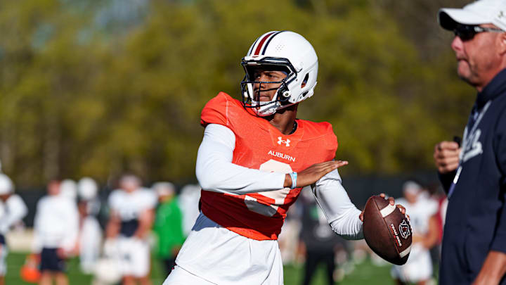 5-Star freshman Deuce Knight might find a role available to him in 2025 behind starter Jackson Arnold.