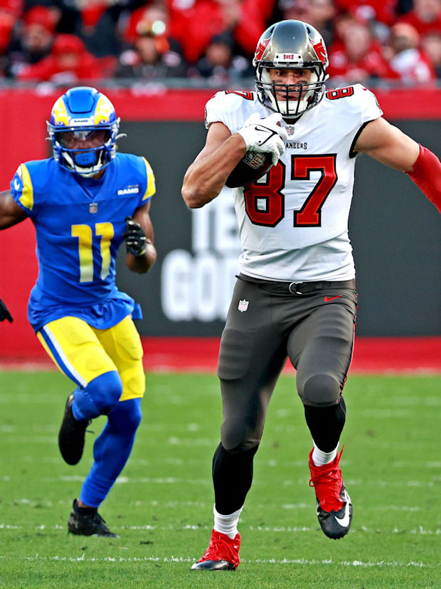 Buccaneers Super Bowl Champion Rob Gronkowski eying NFL return, per report