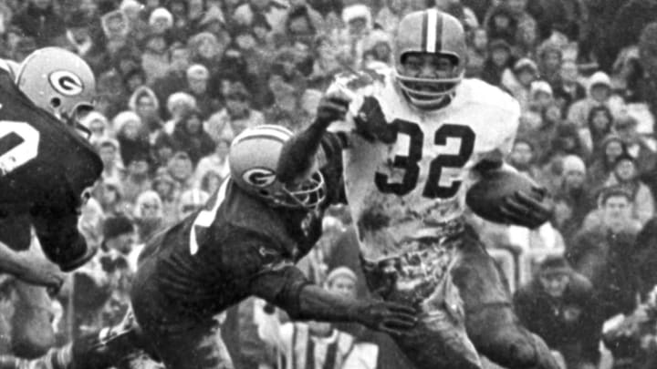 Cleveland Browns fullback Jim Brown 