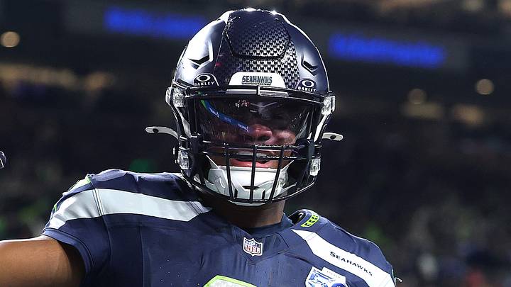 Kenneth Walker III of the Seattle Seahawks scores