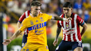 El uruguayo Fernando Gorriarán y Víctor Guzmán son dos de los mediocampastistas más caros de la Liga MX.