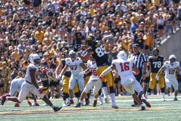 Iowa TE Luke Lachey (Rob Howe/HN) 