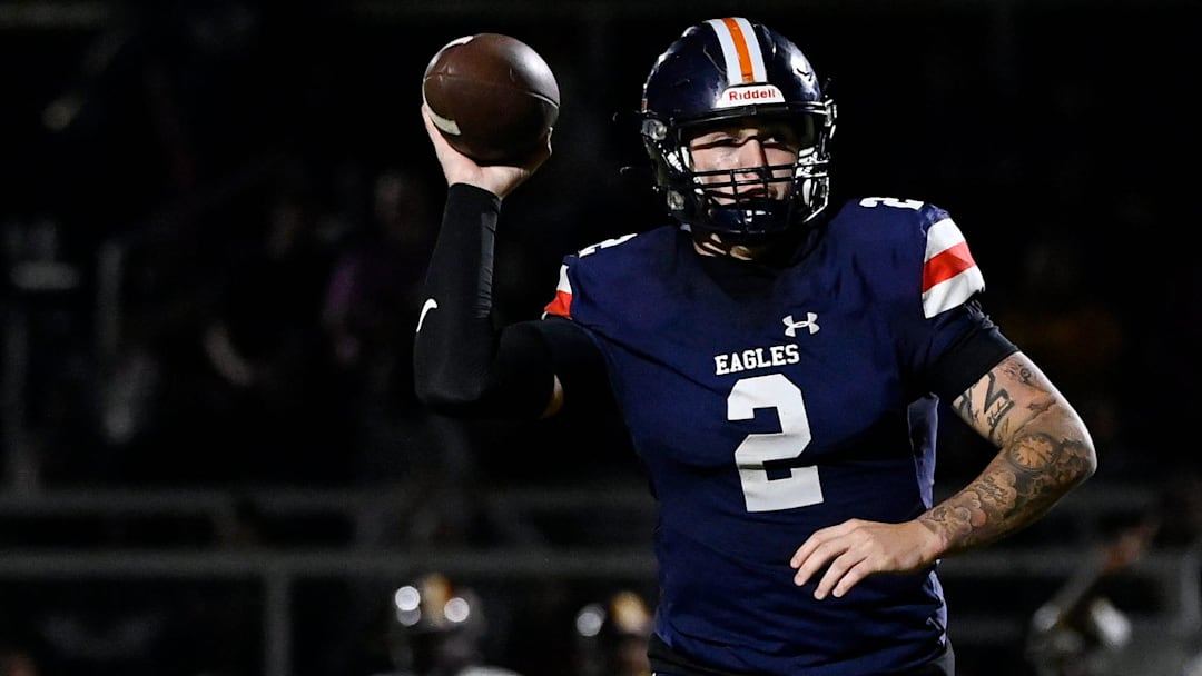 Nashville Christian quarterback Jared Curtis (2) Nashville Christian quarterback Jared Curtis (2)
