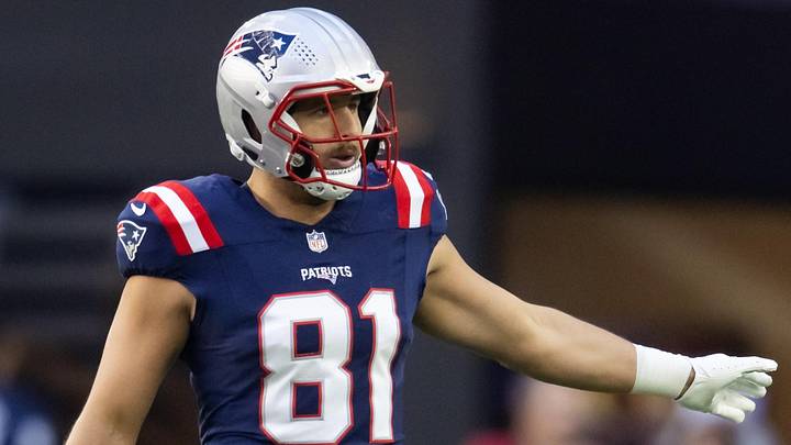 Dec 15, 2024; Glendale, Arizona, USA; New England Patriots tight end Austin Hooper (81) against the Arizona Cardinals at State Farm Stadium. Mandatory Credit: Mark J. Rebilas-Imagn Images