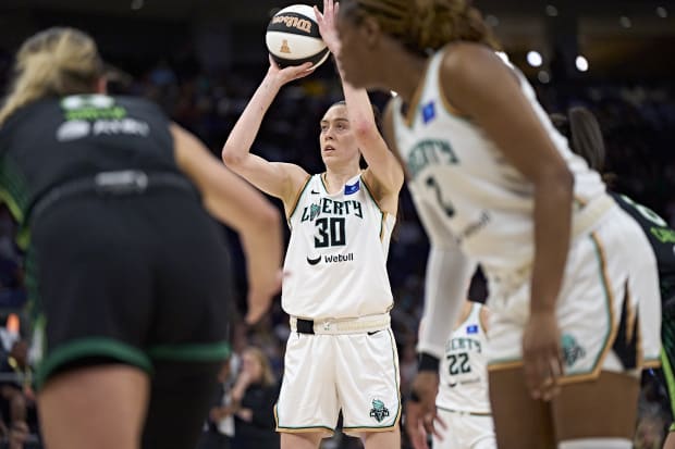 New York Liberty forward Breanna Stewart shoots a free throw against the Minnesota Lynx. 