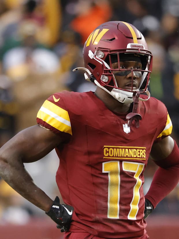 Washington Commanders wide receiver Terry McLaurin (17) Washington Commanders wide receiver Terry McLaurin (17)