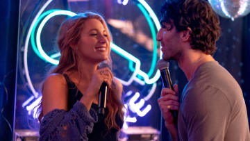 Justin Baldoni and Blake Lively star in IT ENDS WITH US. Courtesy of Nicole Rivelli/Sony