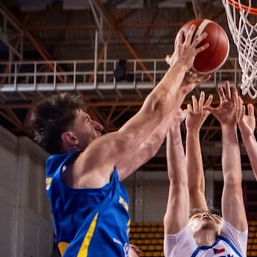 Christian Nitu will join the UW after playing in Greece this week. 