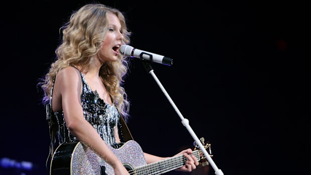 Taylor Swift performing on stage