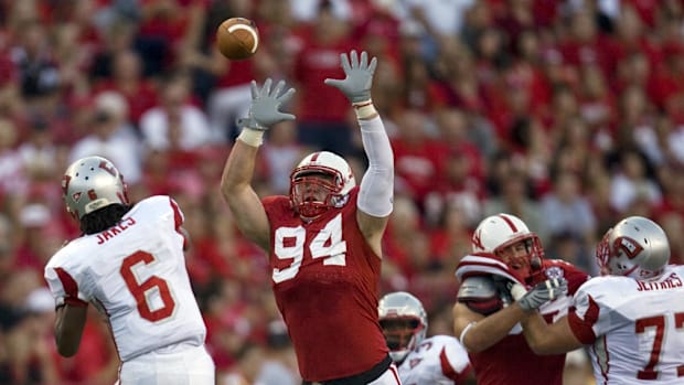 Nebraska Cornhuskers defender Jared Crick (94) pressures Western Kentucky Hilltoppers quarterback 