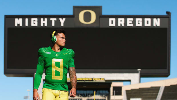 Oregon Ducks Quarterback Dillon Gabriel Signs New NIL Deal