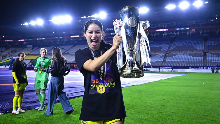 Scarlett Camberos está dentro de las nominadas al Balón de Oro.