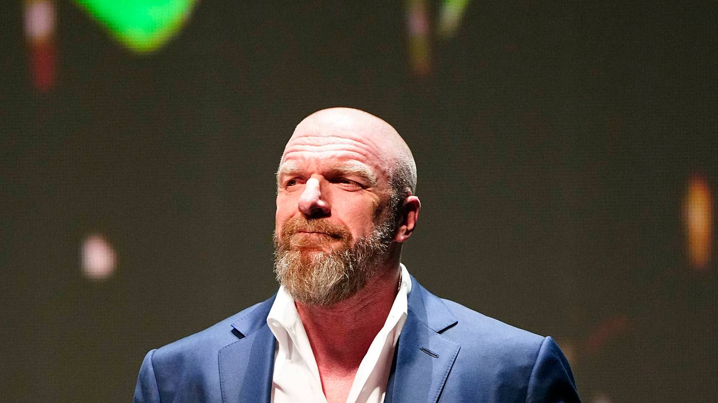 トリプルH、ステファニー・マクマホン、リンダ・マクマホンがドナルド・トランプのNYEパーティーで目撃される
