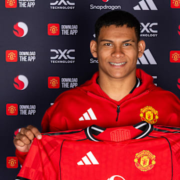 Diego Léon has joined Man Utd.