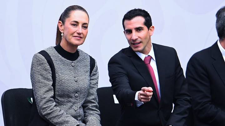 La Presidenta de México, Claudia Sheinbaum, junto al director de la Conade, Rommel Pacheco. La Presidenta de México, Claudia Sheinbaum, junto al director de la Conade, Rommel Pacheco.
