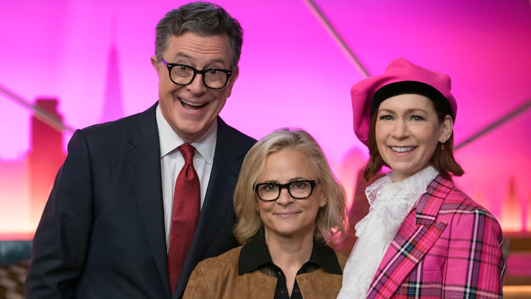 “Yes, And…” – Elsbeth. Pictured (L-R): Stephen Colbert as Scotty Bristol, Amy Sedaris as Laurel Hammond-Muntz, and Carrie Preston as Elsbeth Tascioni Photo: Michael Parmelee/CBS ©2025 CBS Broadcasting, Inc. All Rights Reserved.