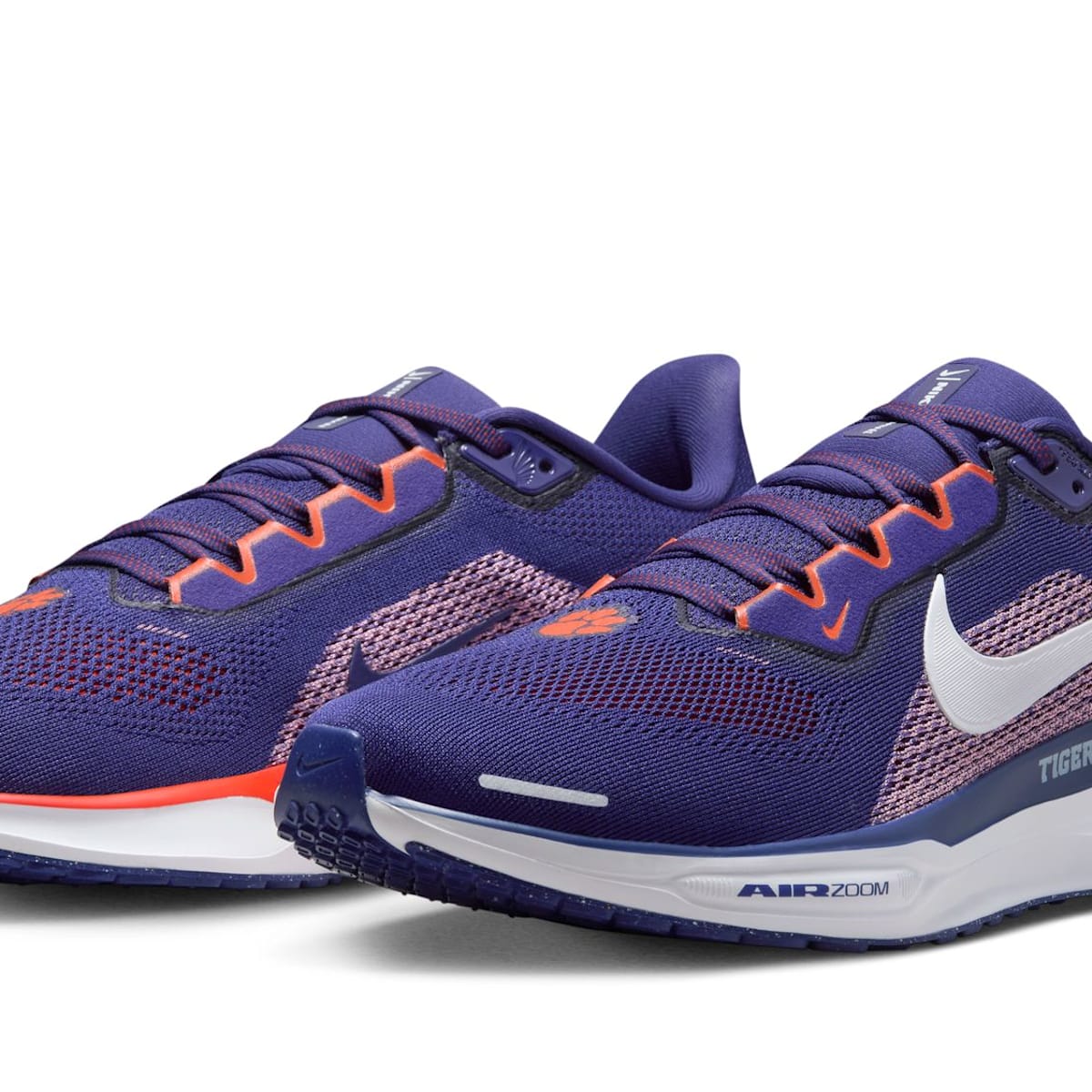 Nike pegasus 36 ncaa top