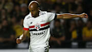 Lucas Moura será titular do São Paulo contra o Athletico-PR