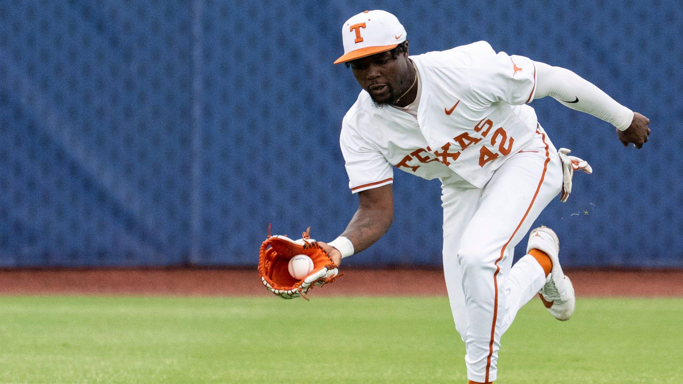 Texas' College Baseball World Series Tracker: Opponents, Dates, Location, Record