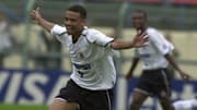 Gil anotou gol de honra do Corinthians naquele jogo em 2001