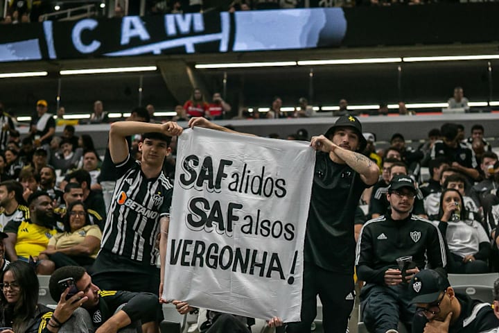 Protesto da torcida do Galo