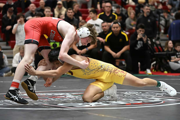 Forest Grove wrestler Jorge De La Rosa
