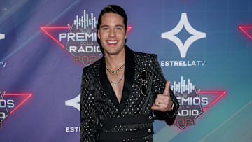 William Valdés inició su carrera artística como cantante en la agrupación CD9