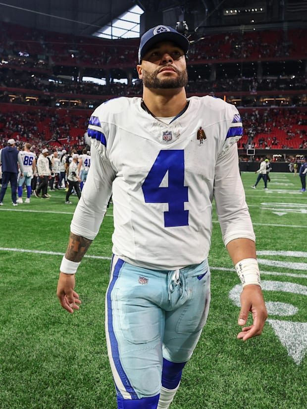 Dallas Cowboys quarterback Dak Prescott (4).