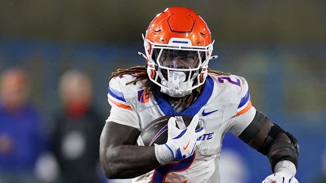 Nov 16, 2024; San Jose, California, USA; Boise State Broncos running back Ashton Jeanty (2) runs the ball against the San Jose State Spartans in the fourth quarter at CEFCU Stadium. Mandatory Credit: Cary Edmondson-Imagn Images