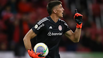 Goleiro está concentrado após longo período de ausência