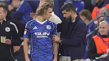 Miron Muslic im Austausch mit Mika Wallentowitz